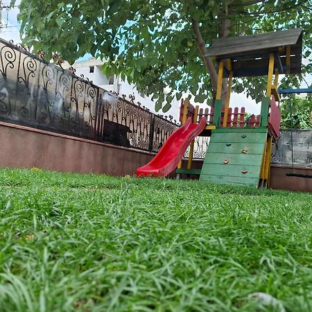 Casa Marronne Hotel Костинещи Екстериор снимка