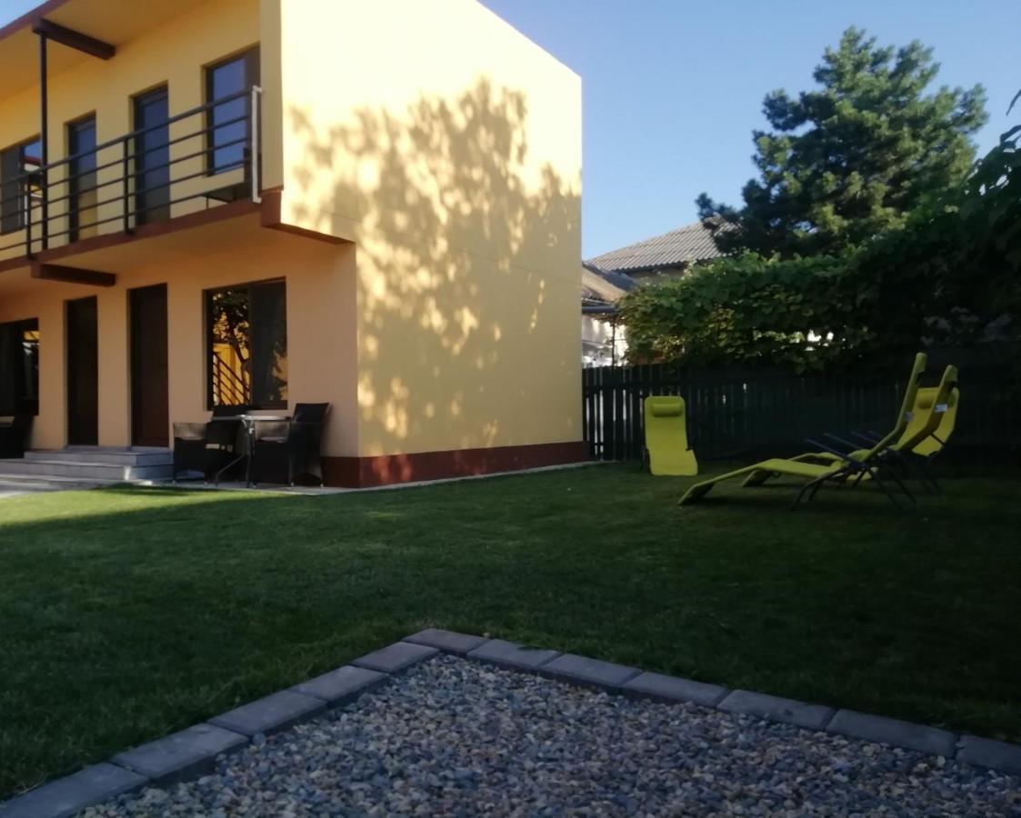 Casa Marronne Hotel Костинещи Екстериор снимка