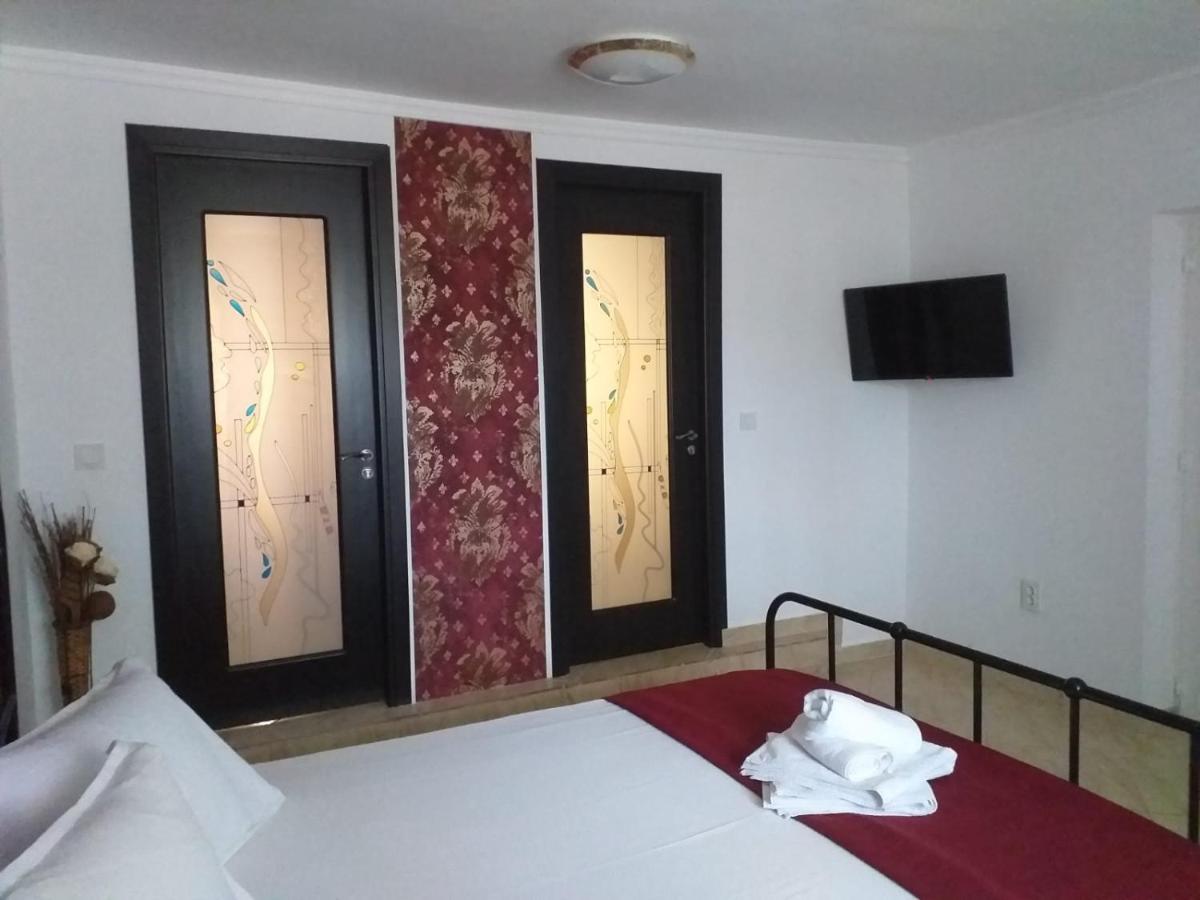 Casa Marronne Hotel Костинещи Екстериор снимка