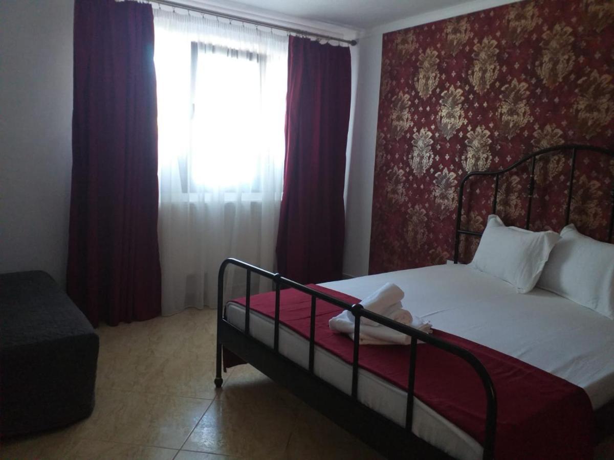 Casa Marronne Hotel Костинещи Екстериор снимка