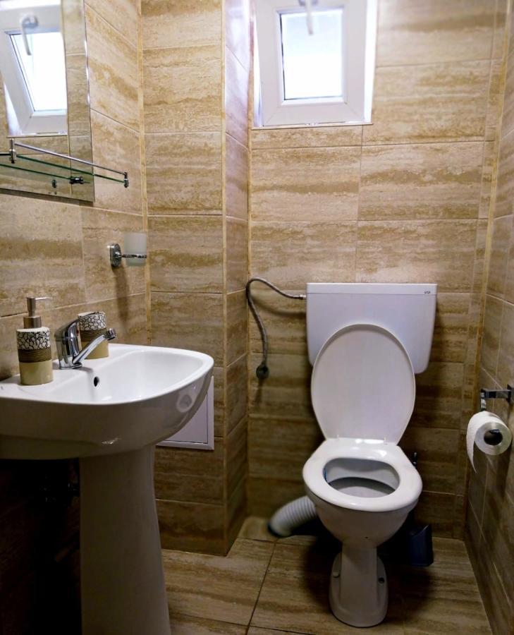Casa Marronne Hotel Костинещи Екстериор снимка