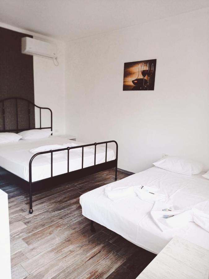 Casa Marronne Hotel Костинещи Екстериор снимка