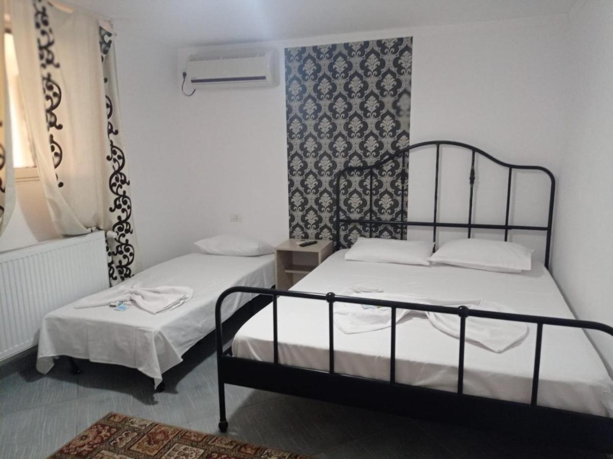 Casa Marronne Hotel Костинещи Екстериор снимка