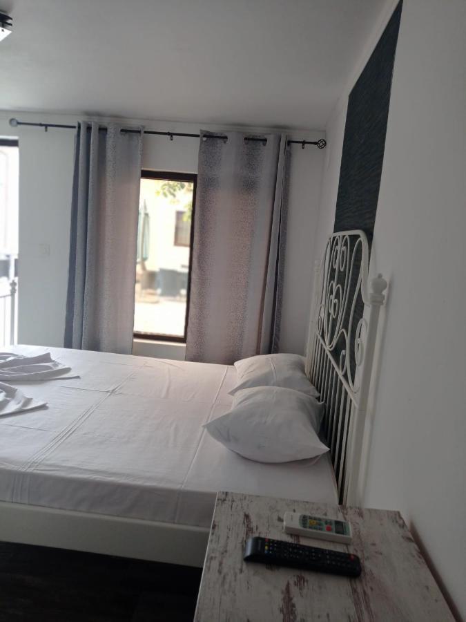 Casa Marronne Hotel Костинещи Екстериор снимка