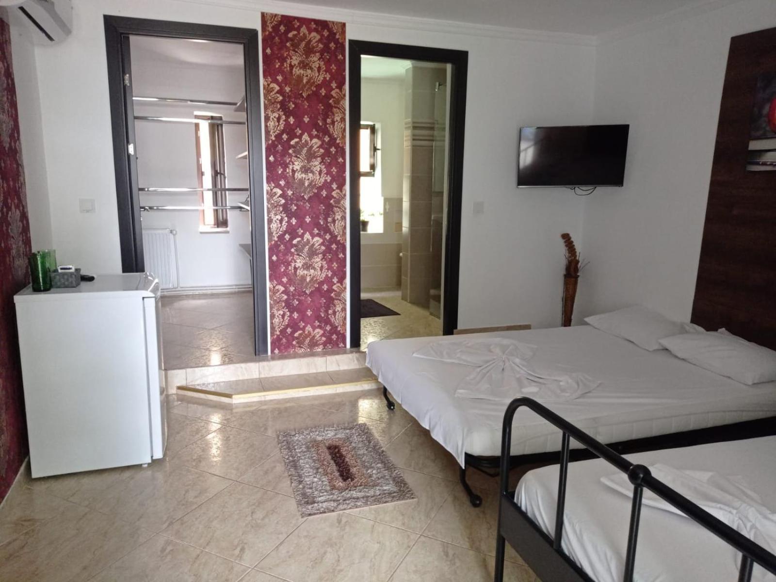 Casa Marronne Hotel Костинещи Екстериор снимка